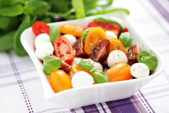 tomato and mozzarella salad