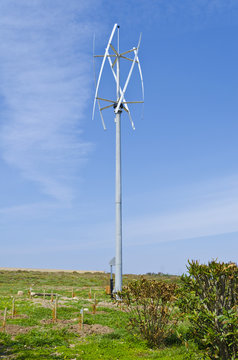 Vertical axis silent wind turbine