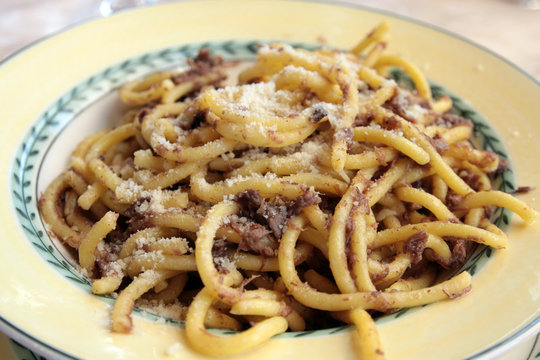 Bigoli al rag&ugrave;