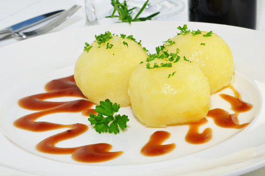 Kartoffelkn&ouml;del