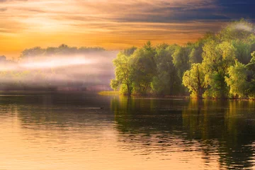 Flussdunstlandschaft © tverkhovynets