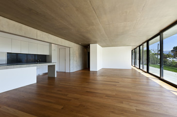 Fototapeta na wymiar Nowoczesny dom z drewnianej podłodze, szeroka otwarta przestrzeń