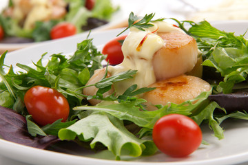 Scallop Salad With Saffron Dressing