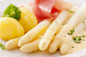 Schinken mit Kartoffeln