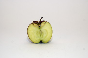 Wedding & Engagement Ring On Apple