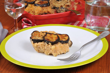 Assiette de gratin d'aubergines