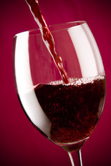 Obraz na płótnie Canvas red wine glass