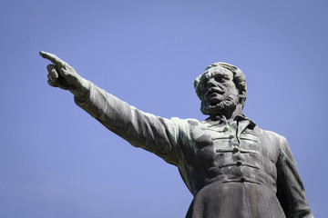 statua di kossuth a budapest