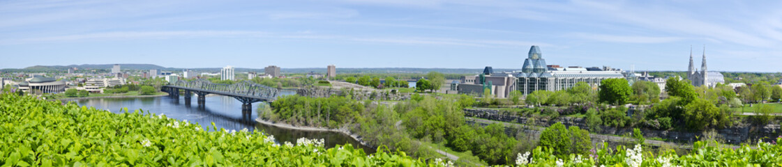 Fototapeta na wymiar Panorama widziana z Ottawa Parliament Hill, Kanada