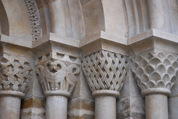 Détail portail église Hôpital Saint Blaise