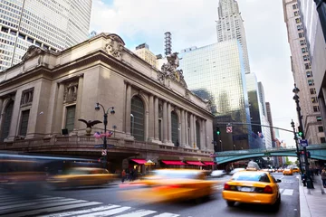 Foto op Plexiglas New York taxi Grand Central Terminal met verkeer, New York City