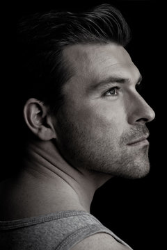 Dunkles M&auml;nner-Portrait