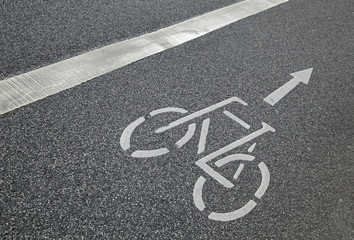 Fototapeta premium Straßenmarkierung Radweg