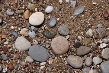 Kiesel an einem Strand