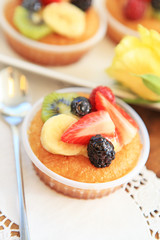 Savarin mit Früchten