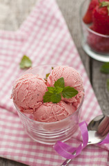 Strawberry ice cream