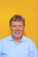 Obraz premium smiling happy man