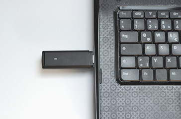 USB Internet Stick an einem Notebook