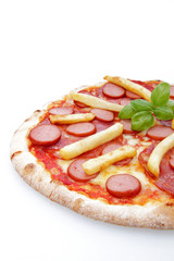 pizza wurstel patate fritte e salame piccante