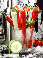 Cocktail in Reagenzgläsern - Vampirblut