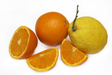 limone e arance a spicchio