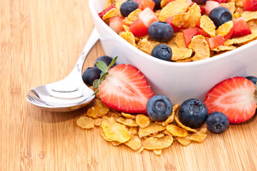 Cornflakes with Strawberries and Blueberries
