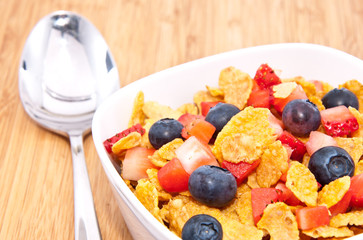 Cornflakes with Strawberries and Blueberries