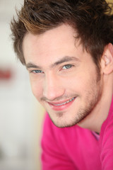 Obraz premium Head-shot of casual man at home