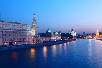 Fototapeta na wymiar Russia, Moscow, night view of Moskva River, Bridge and Kremlin