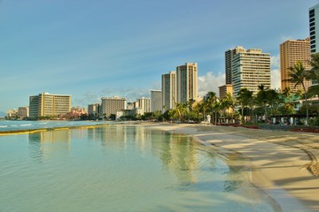 Fototapeta na wymiar Beachfront na Waikiki 3