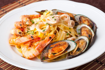 fettuccine  with Shrimp and mussel