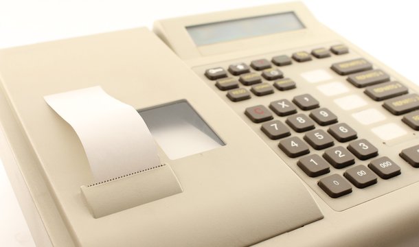 Registratore sfuocato con ricevuta vuota