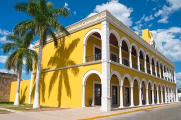 Zelfklevend Fotobehang Campeche Public State Library, historical building (Mexico) © Noradoa