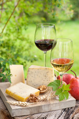 Käse und Wein