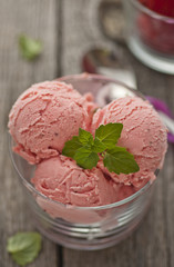 Strawberry ice cream