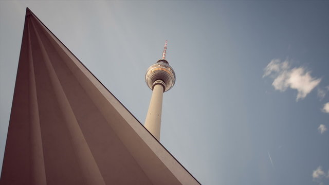 Berlin Television Tower (Fernsehturm) in 1080p HD Timelapse Zoom