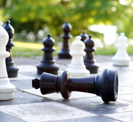 Schach Schachspiel Schachfigur schwarzer König Schach matt