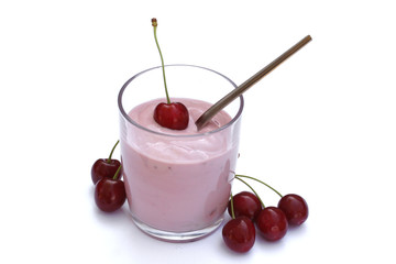bicchiere di yogurt alla ciliegia
