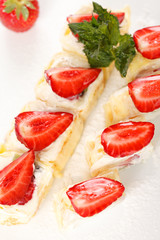 Sweet rolls with strawberry