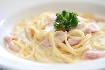 Spaghetti Carbonara with ham and cheese