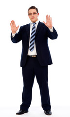 junger mann im anzug