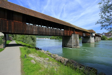 Fototapeta na wymiar Holzbrücke