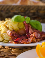 Scrambled eggs with bacon