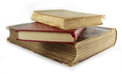 Livres anciens empilés