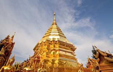 Fototapeta premium golden buddha