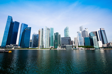 Fototapeta na wymiar Nowoczesne wieżowce w dzielnicy biznesowej Singapuru.