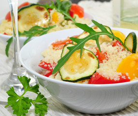 Couscous , Salat mit Rucola