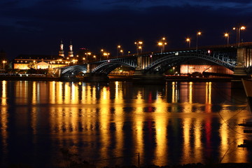Fototapeta na wymiar Mainz, Theodor-Heuss-Brücke (2012)