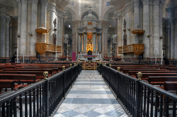 Cadiz cathedral interior © ctrif