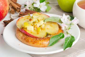 Apple cakes